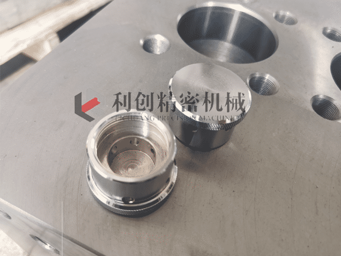 利创<strong>40Cr钢CNC精密加工</strong>
