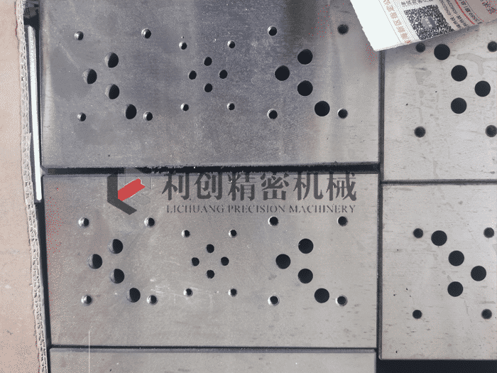 利创<strong>液压分流阀座加工</strong>